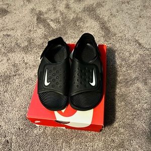 Boys Nike Sandals. Size 3. Gently worn.